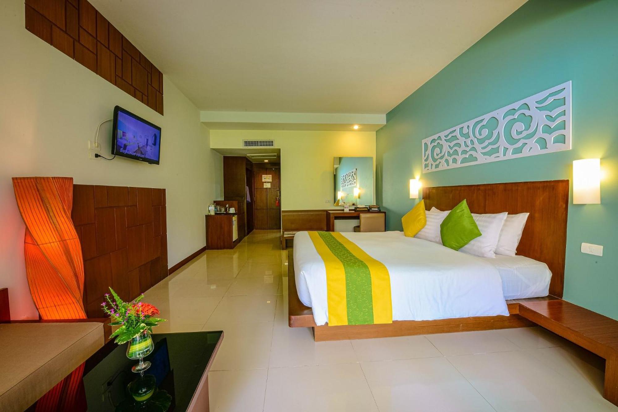 Patong Resort Hotel - Sha Extra Plus Exterior foto
